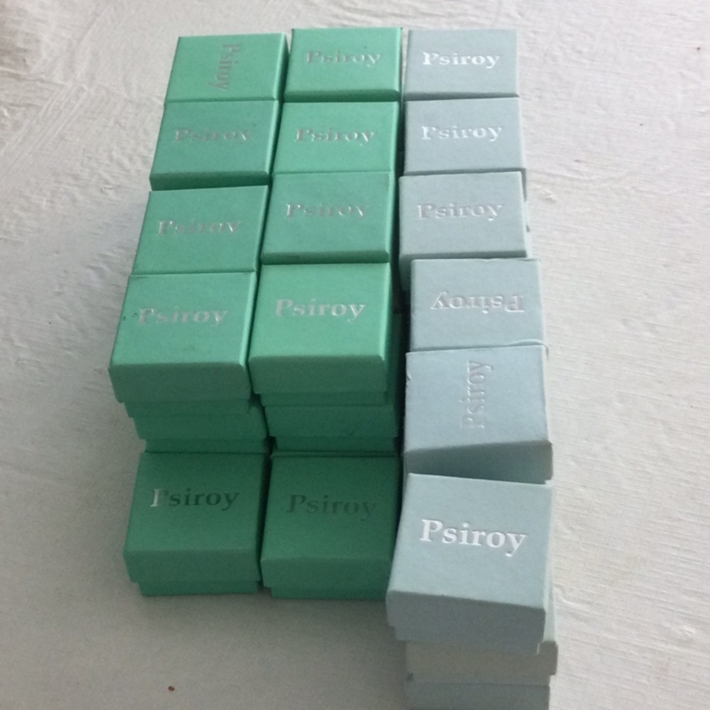 Women's 30 Jewelry Boxes Green and Blue NWOT